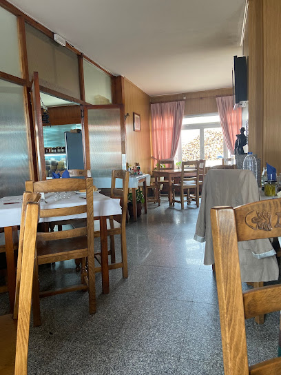 Hostal - Restaurante El Corzo - N-VI, km 75, 40408 Navas de San Antonio, Segovia, Spain
