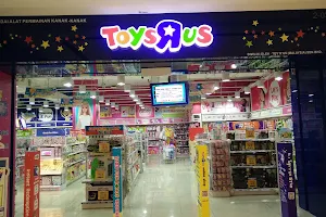 Toys“R”Us - IMAGO Shopping Mall image