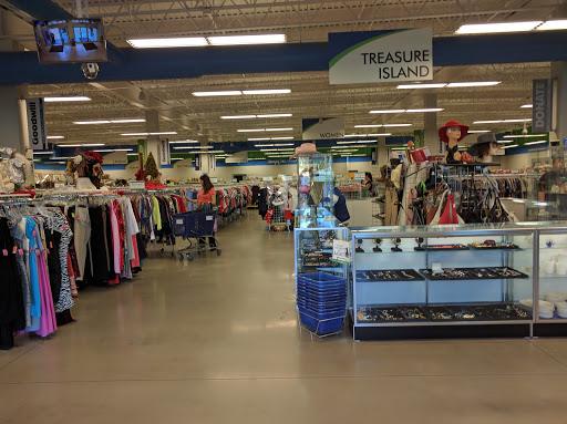 Thrift Store «Goodwill Manasota», reviews and photos, 2715 51st Ave E, Bradenton, FL 34203, USA