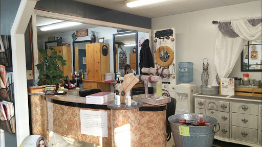 Hair Salon «Creative Styles Hair Salon», reviews and photos, 19 E Jarrard St, Cleveland, GA 30528, USA