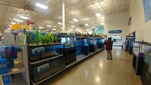 Pet Supply Store «PetSmart», reviews and photos, 20530 E 13 Mile Rd, Roseville, MI 48066, USA