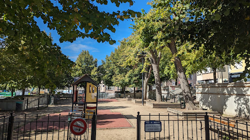 Square du Dr Jacques Savary à Brunoy