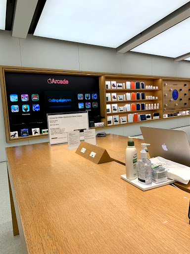 Computer Store «Apple World Trade Center», reviews and photos, 185 Greenwich St, New York, NY 10007, USA