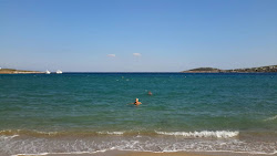 Photo de Vravronos beach II avec petite baie