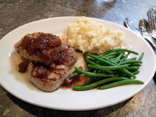 Banquet Hall «Woodbine Bend Golf Course and Restaurant», reviews and photos, 3500 E Center Rd, Stockton, IL 61085, USA