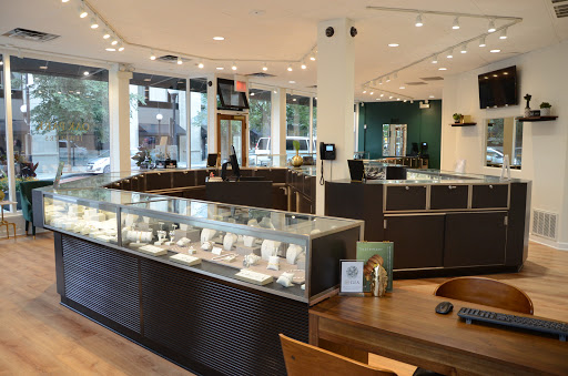 Jewelry Store «Oak Park Jewelers», reviews and photos, 101 S Marion St, Oak Park, IL 60302, USA