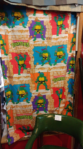 Thrift Store «Fat Rabbit Thrift & Vintage», reviews and photos, 1000 E Oak St, Louisville, KY 40204, USA