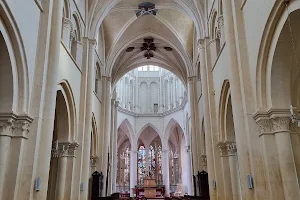 Église Saint-Eusèbe image
