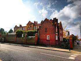 Queen's Manor Primary School