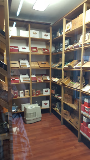 K'UUTZ Tobacco Shop