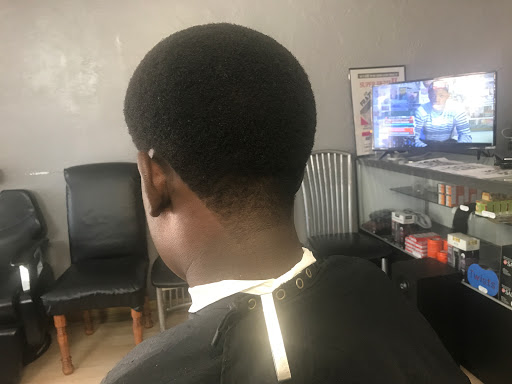 Barber Shop «Pro-Kutz Barbershop LLC.», reviews and photos, 7220 Edgewater Dr, Lockhart, FL 32810, USA