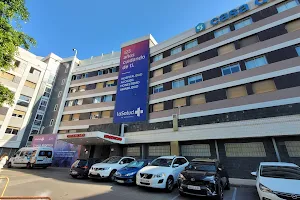 La Salud Hospital image