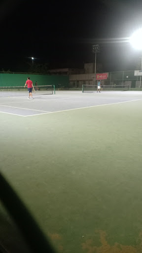 टेनिस कोर्ट
