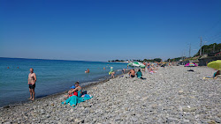 Foto de Sports beach apoiado por penhascos