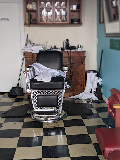 Barber Shop «American Classic Barber Shop», reviews and photos, 4196 River Rd N, Keizer, OR 97303, USA
