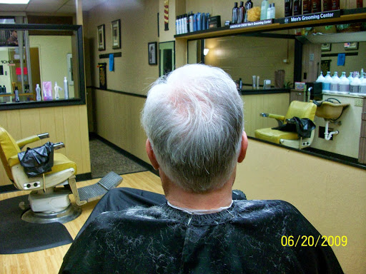 Barber Shop «University Barber Shop», reviews and photos, 5100 Rockhill Rd, Kansas City, MO 64110, USA