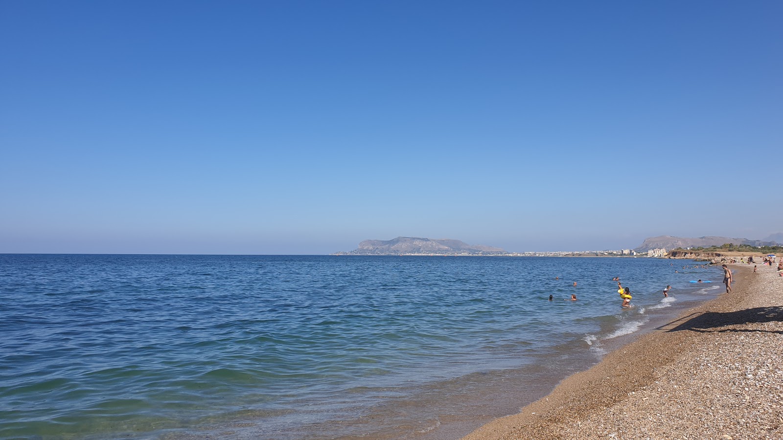 Romagnolo beach的照片 带有宽敞的海岸