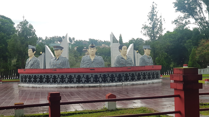 10 Patung Terkenal di Kota Manado yang Wajib Dikunjungi