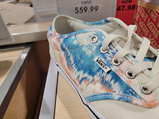 Shoe Store «DSW Designer Shoe Warehouse», reviews and photos, 8506 E 71st St, Tulsa, OK 74133, USA