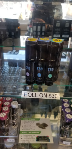 Tobacco Shop «Native Land Smoke Shop», reviews and photos, 136 Poospatuck Ln, Mastic, NY 11950, USA