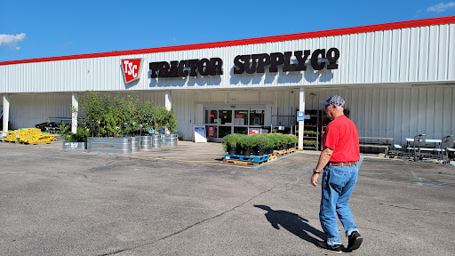 Home Improvement Store «Tractor Supply Co.», reviews and photos, 1550 Whitehall Rd, Muskegon, MI 49445, USA