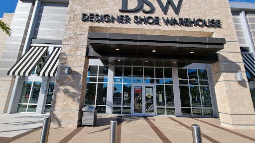 Shoe Store «DSW Designer Shoe Warehouse», reviews and photos, 151 N Cattlemen Rd, Sarasota, FL 34232, USA