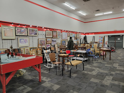 Thrift Store «The Salvation Army Family Store & Donation Center», reviews and photos, 823 E Auburn Rd, Rochester Hills, MI 48307, USA