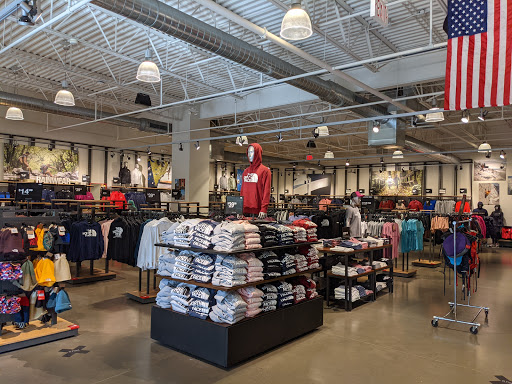 Clothing Store «The North Face Outlet», reviews and photos, 127 Premium Outlets Dr #633, Monroe, OH 45050, USA