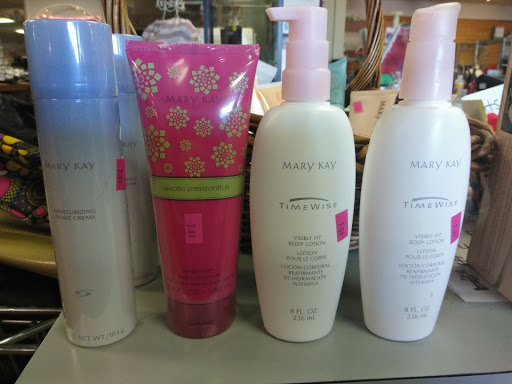 Thrift Store «Nifty Thrifty Shop LLC», reviews and photos, 4200 39th Ave, Kenosha, WI 53144, USA