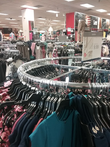 Shopping Mall «Edinburgh Premium Outlets», reviews and photos, 11622 NE Executive Dr, Edinburgh, IN 46124, USA