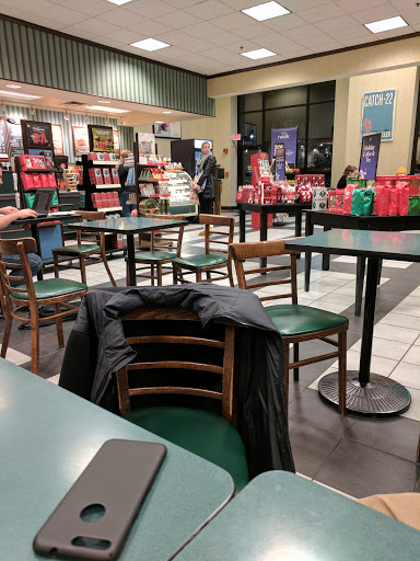 Book Store «Barnes & Noble Booksellers», reviews and photos, 1739 Olentangy River Rd, Columbus, OH 43212, USA