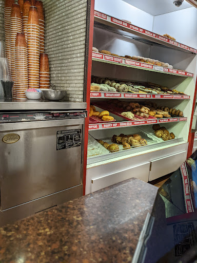 Donut Shop «Dandee Donut Factory», reviews and photos, 1900 E Atlantic Blvd, Pompano Beach, FL 33060, USA