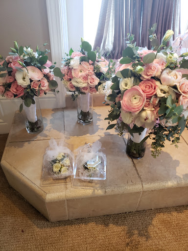 Florist «Mums the Word-A Florist», reviews and photos, 1175 N Berkeley Ave, Fullerton, CA 92832, USA