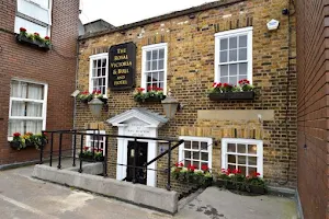 The Royal Victoria And Bull Hotel image