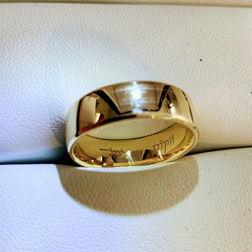 Reviews of Smooch Wedding Rings in Watford - Jewelry