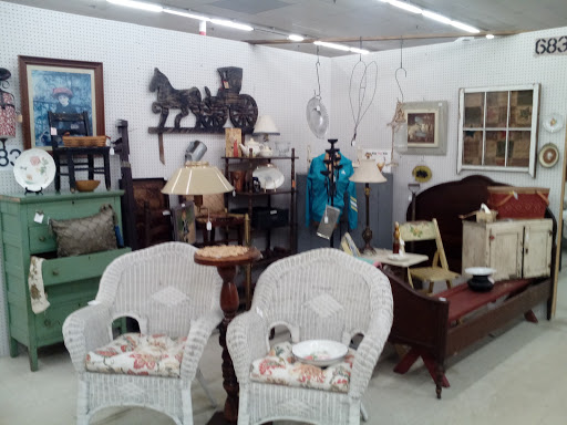 Flea Market «Traderbakers Flea Market», reviews and photos, 2080 Burton Ln, Martinsville, IN 46151, USA