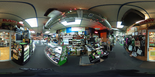 Tobacco Shop «Knuckleheads Tobacco & Gifts», reviews and photos, 550 State St, Madison, WI 53703, USA