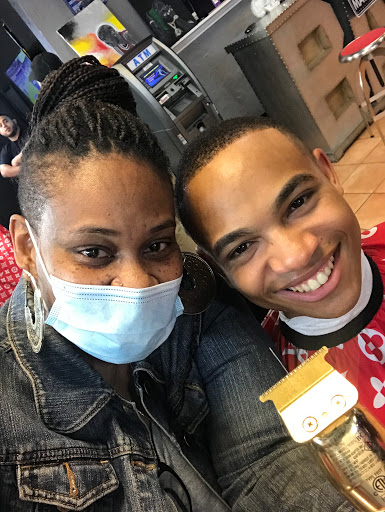 Barber Shop «June Street Barber Shop», reviews and photos, 4021 Belt Line Rd Ste 208, Addison, TX 75001, USA