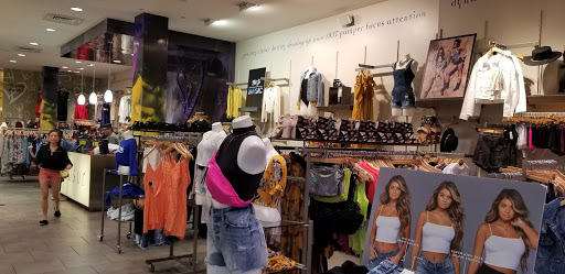 Clothing Store «Forever 21», reviews and photos, 3525 W Carson St, Torrance, CA 90503, USA