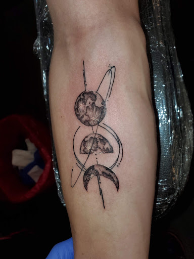 Explore possum tattoo ideas, creative tattoo ideas in Palm Harbor, available at Angry Owl Tattoo and Piercing