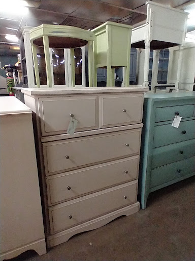 Used Furniture Store «C&D Second Chance», reviews and photos, 201 N Poplar Ave, Sanford, FL 32771, USA