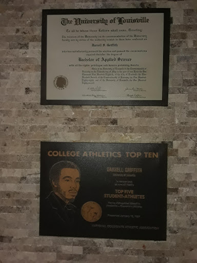 Restaurant «Griffs», reviews and photos, 323 W Cardinal Blvd, Louisville, KY 40208, USA