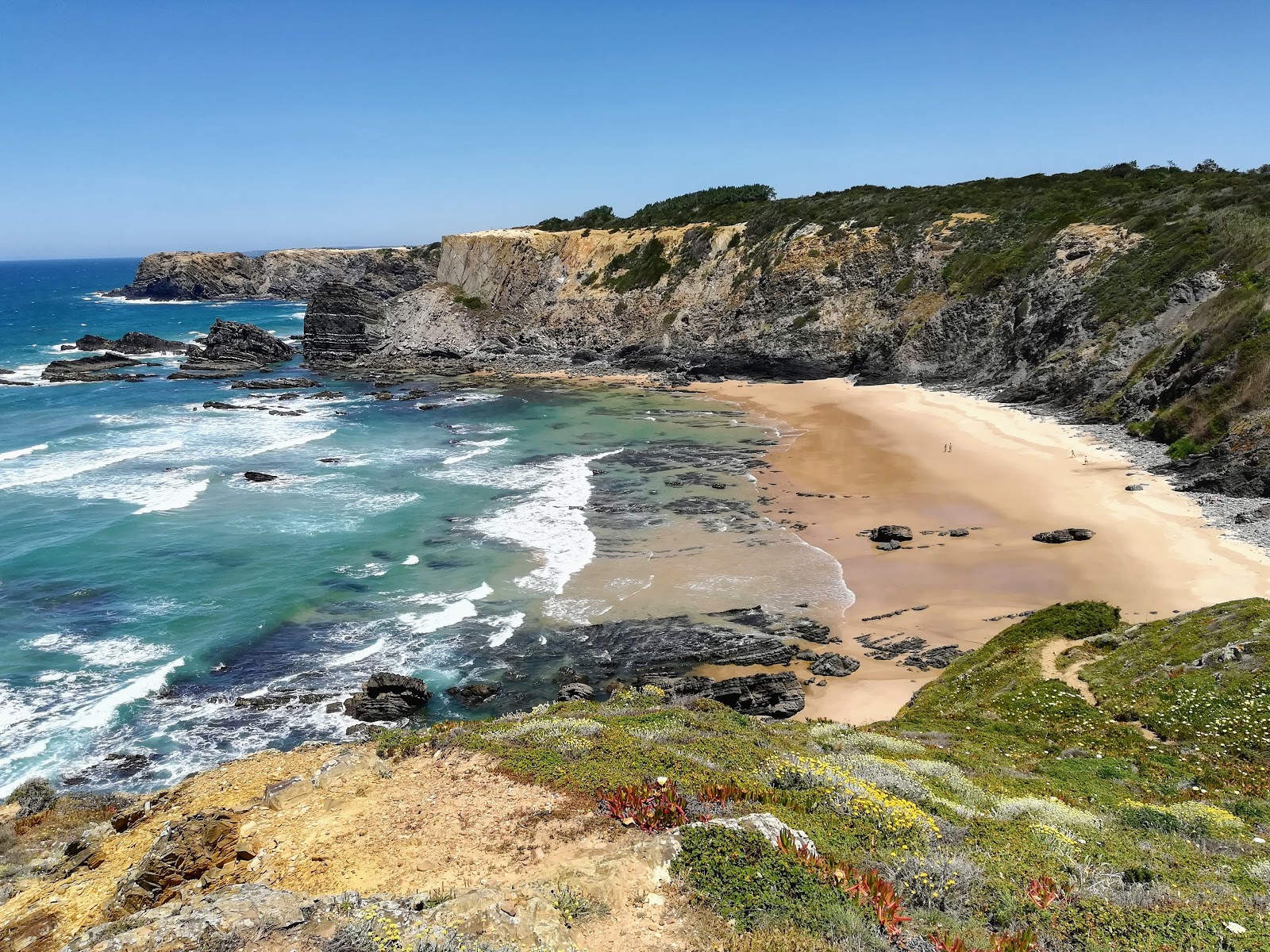 Foto de Praia da Amália com muito limpo nível de limpeza
