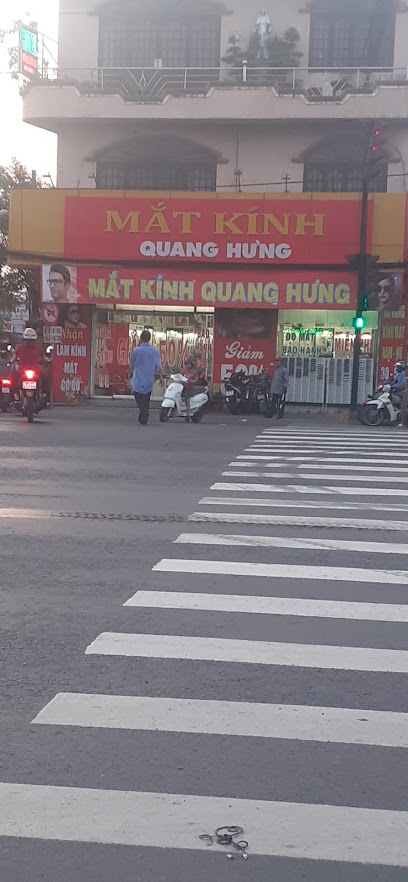 Cửa Hàng Mắt Kính Quang Hưng