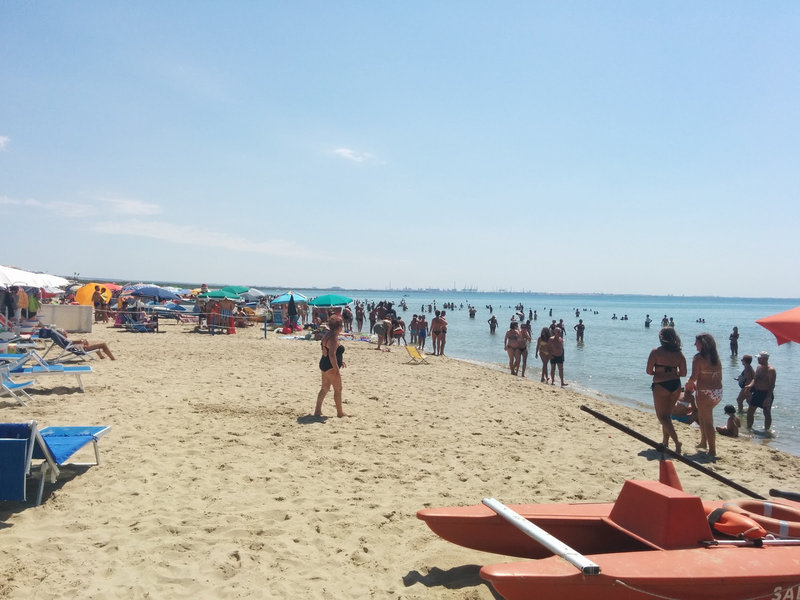 Photo de Plage de Marina Chiatona et le règlement