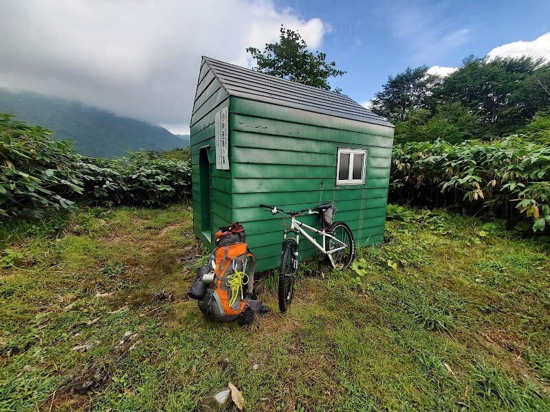 白樺避難小屋