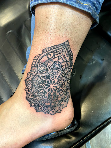 Explore men's knuckle tattoo ideas, creative tattoo ideas in Lexington, available at LexInk Tattoo