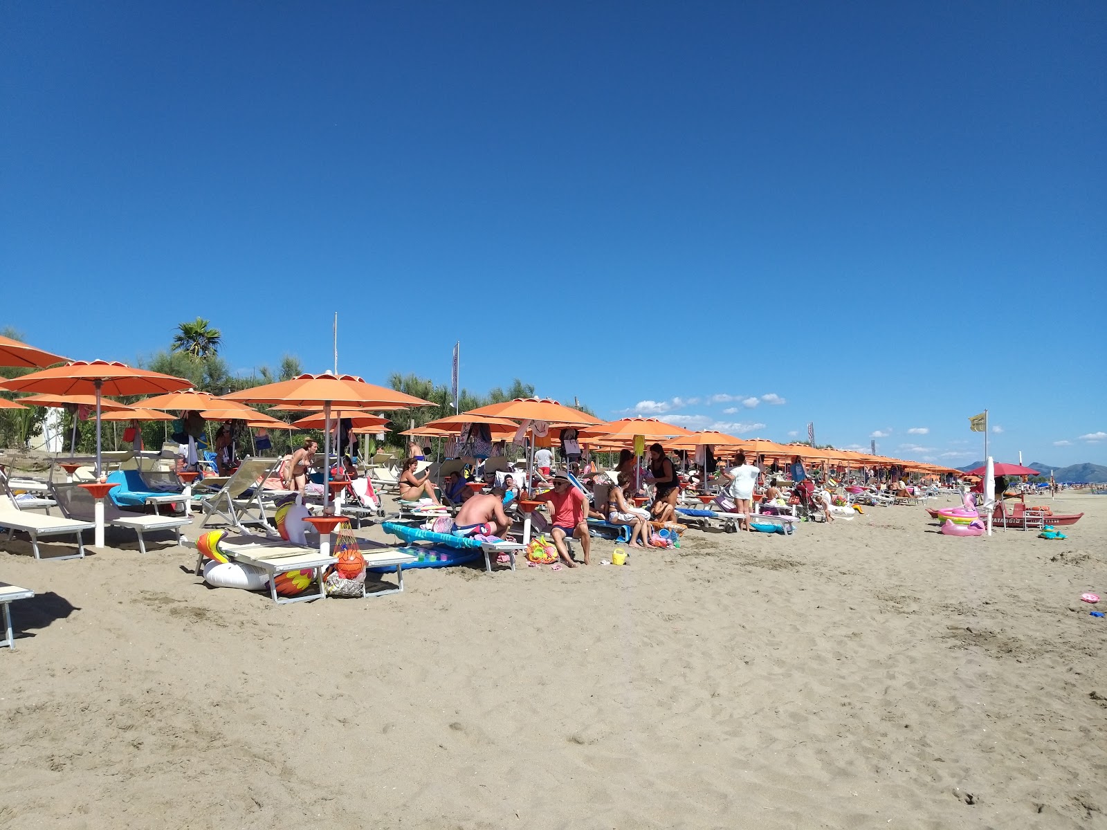 Fotografija Marina di Minturno beach in naselje