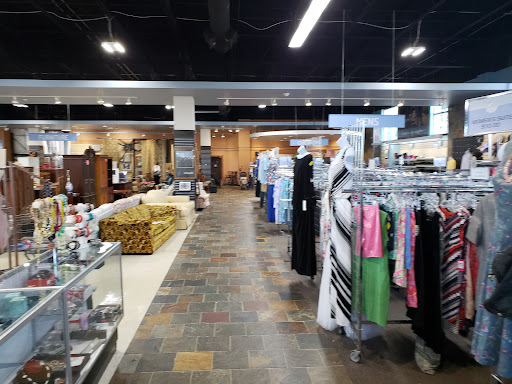 Thrift Store «St. Vincent De Paul Thrift Store», reviews and photos, 13986 Manchester Rd, Ballwin, MO 63011, USA