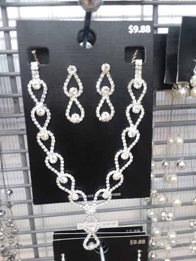 Shopping Mall «Village North Shopping Center», reviews and photos, 2440 N Lebanon St, Lebanon, IN 46052, USA